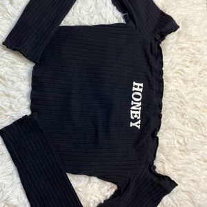 Off the shoulder crop-top